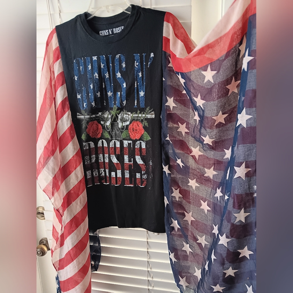 SOLD!!! Upcycled Guns N' Roses Graphic Tshirt Poncho - Picture 4 of 7